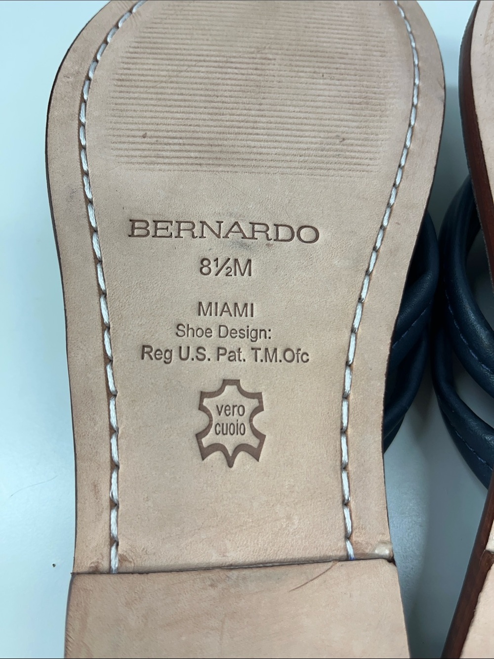 Bernardo Navy Leather Knot Toe Thong Sandals - Picture 6 of 6